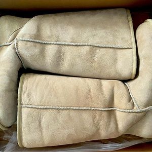 Ugg Tall boots. Size 11.